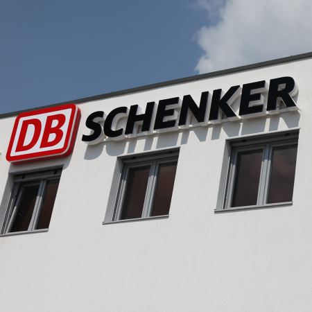 Building branding DB SCHENKER